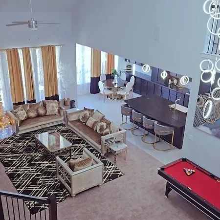 Elegant Luxury Stay In Uptown